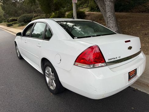 Used 2011 Chevrolet Impala LT FWD image 3