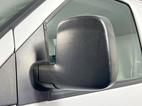 Used 2017 Chevrolet Express 3500 Extended image 31