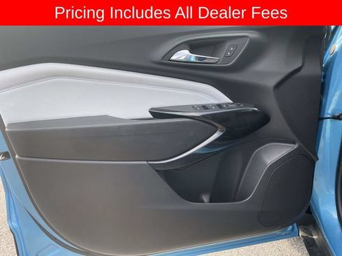 Used 2025 Chevrolet Trax LT w/ Driver Confidence Package FWD image 18