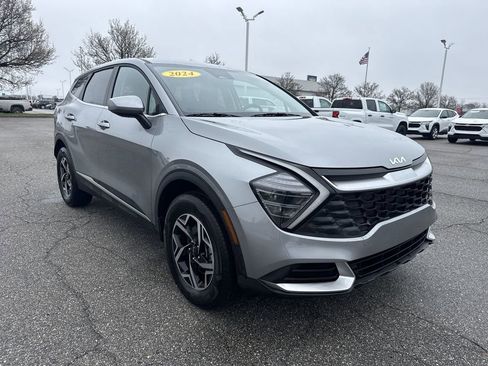 Used 2024 Kia Sportage LX AWD/4WD image 2