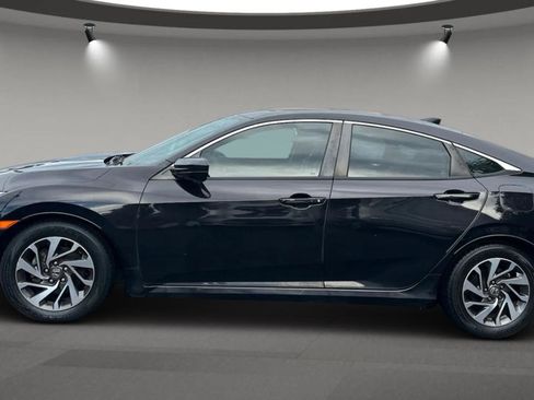 Used 2017 Honda Civic EX image 4