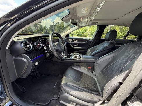 Used 2018 Mercedes-Benz E 300 4MATIC w/ Premium 1 Package image 9