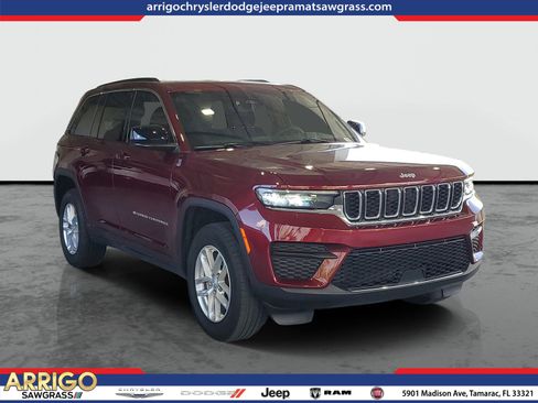 Certified 2024 Jeep Grand Cherokee Laredo X w/ Trailer Tow Package AWD/4WD image 1