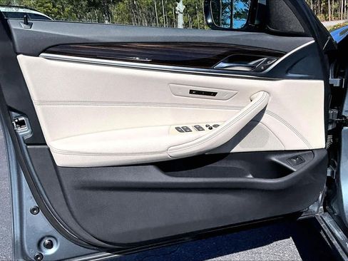 Used 2020 BMW 530i w/ Premium Package image 21