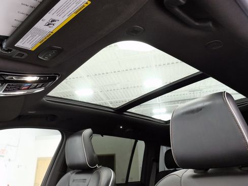 Used 2022 Jeep Grand Cherokee Summit w/ Luxury Tech Group V AWD/4WD image 33