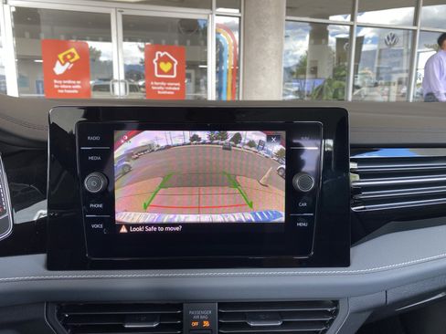 Certified 2025 Volkswagen Jetta SEL FWD image 5