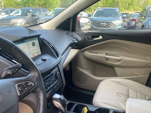 Used 2019 Ford Escape SEL AWD/4WD image 16