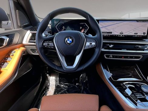 Used 2025 BMW X5 sDrive40i w/ Premium Package RWD image 8