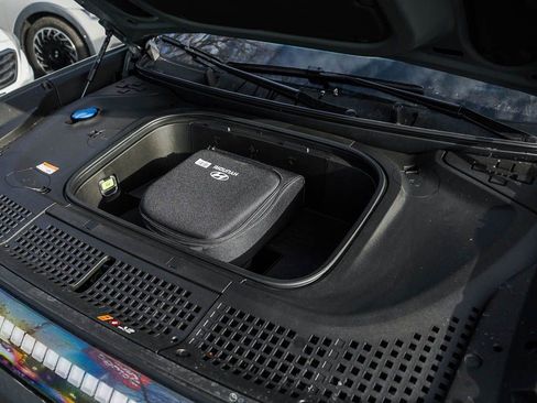 New 2026 Hyundai Ioniq 9 Limited image 7