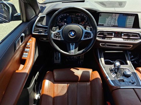 Used 2022 BMW X7 M50i AWD/4WD image 17