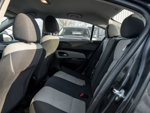 Used 2016 Chevrolet Cruze LS image 8