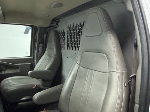 Used 2023 GMC Savana 2500 Extended RWD image 17