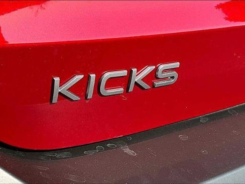Certified 2025 Nissan Kicks SV w/ SV Premium Package AWD/4WD image 15
