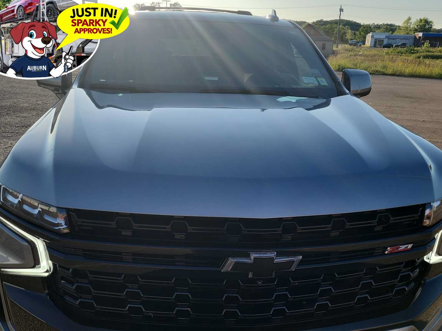 Used 2023 Chevrolet Suburban Z71 w/ Luxury Package AWD/4WD image 7