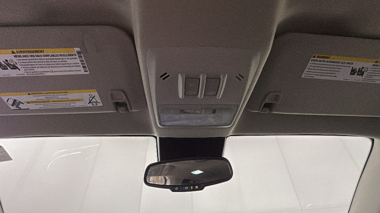 Used 2019 Buick Encore Sport Touring FWD image 29