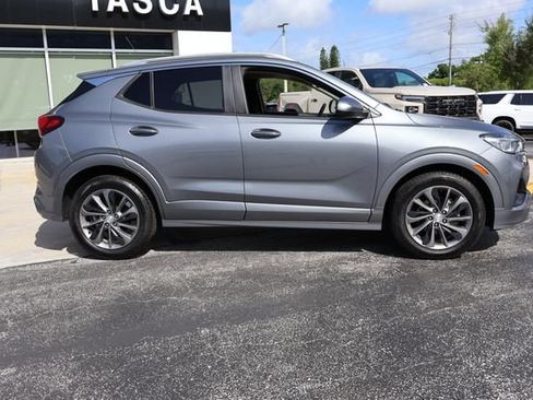 Used 2022 Buick Encore GX Select w/ Sport Touring Package FWD image 9