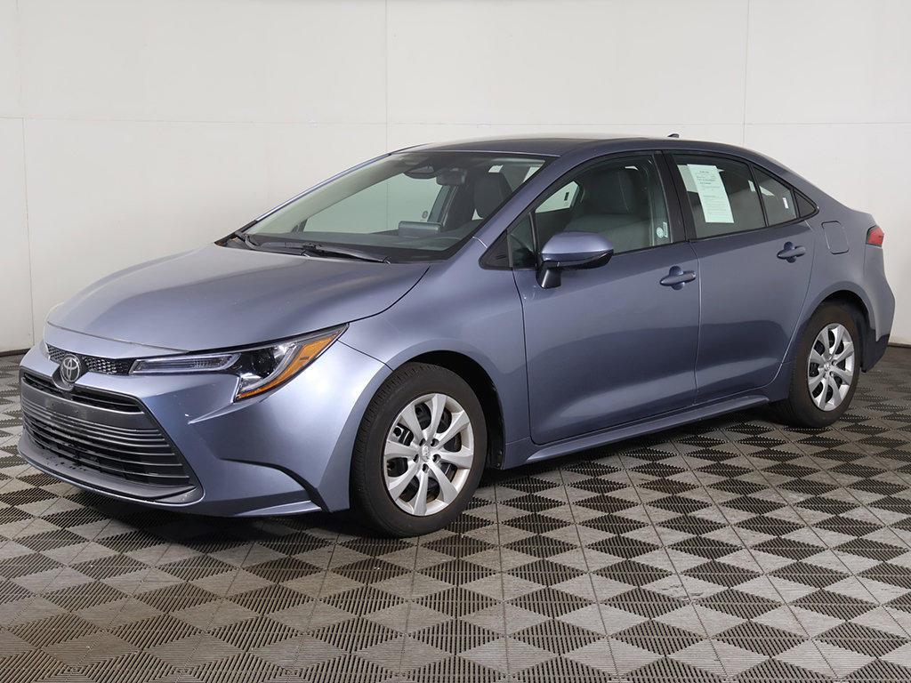 Used 2025 Toyota Corolla LE FWD image 5