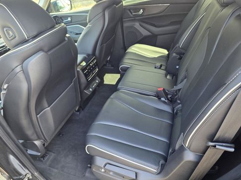 Used 2024 Acura MDX SH-AWD w/ Advance Package image 9