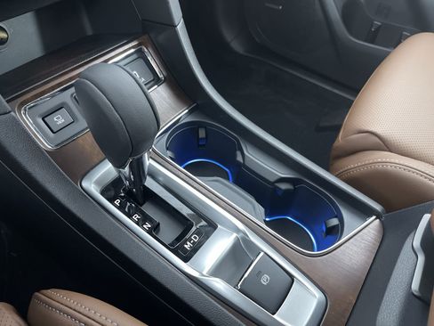 Used 2023 Subaru Ascent Touring AWD/4WD image 22