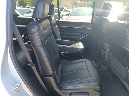 Used 2022 Jeep Grand Cherokee L Limited image 33