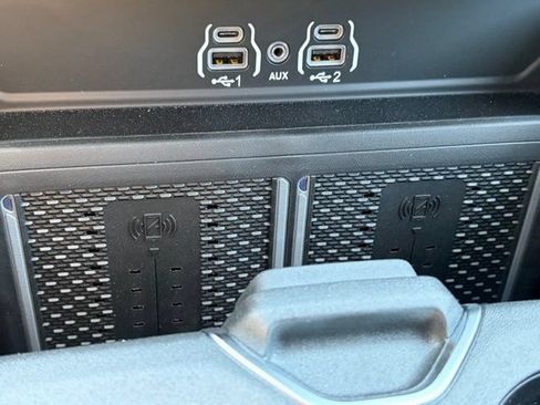 New 2026 RAM 3500 Laramie AWD/4WD image 21
