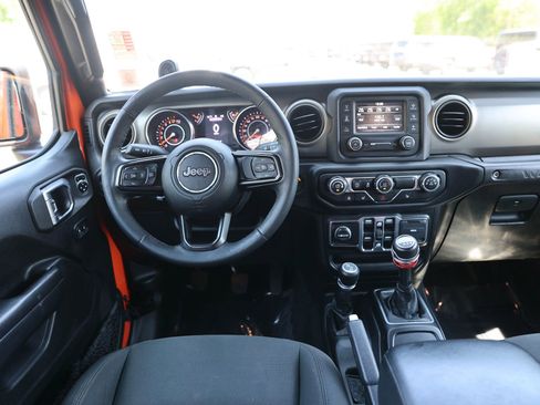 Used 2018 Jeep Wrangler Unlimited Sport S AWD/4WD image 16