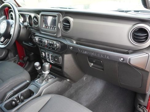 Used 2022 Jeep Wrangler Sport AWD/4WD image 25