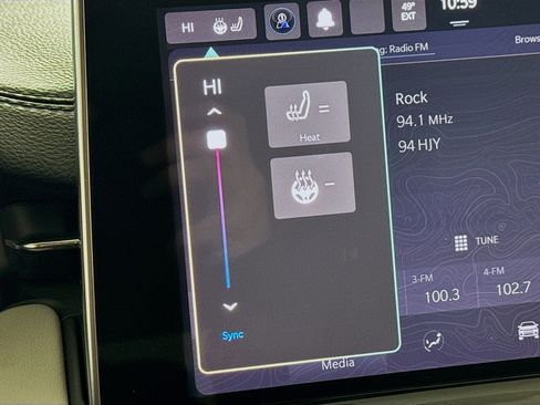 Used 2023 Jeep Compass Limited image 3