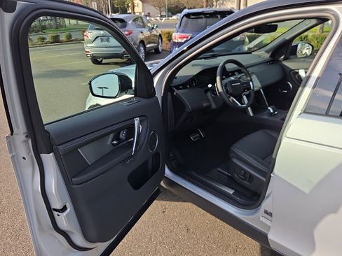 New 2026 Land Rover Discovery Sport Landmark image 10