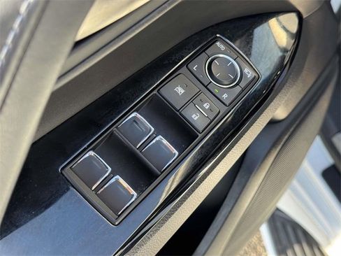 Used 2020 Lexus LX 570 4WD w/ 3rd Row & Luxury Pkg image 16