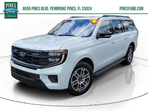 Used 2025 Ford Expedition Max Active AWD/4WD image 1