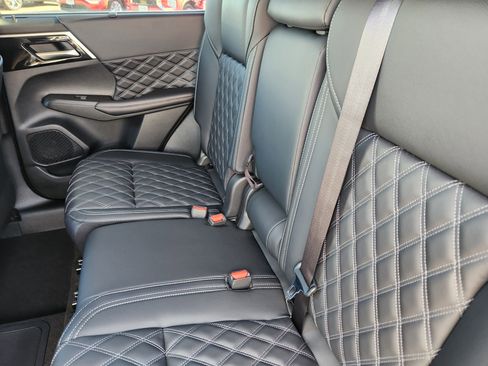 New 2025 Mitsubishi Outlander SEL image 20