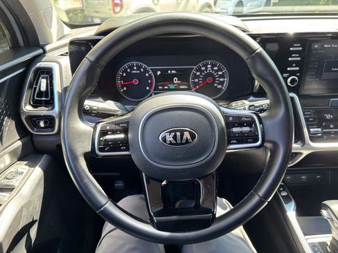 Used 2021 Kia Sorento S image 16