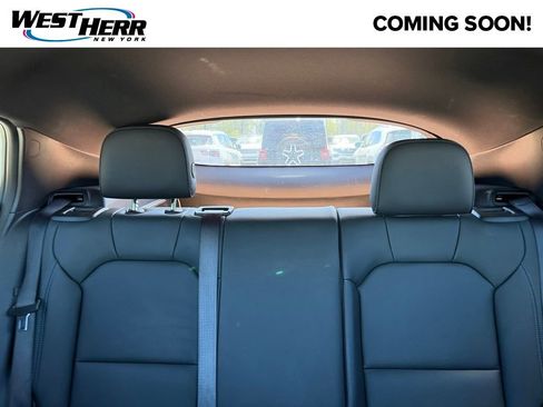 Used 2025 Buick Envista Sport Touring w/ Convenience II Package FWD image 9
