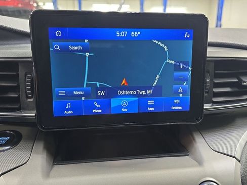 Used 2023 Ford Explorer XLT w/ Equipment Group 202A AWD/4WD image 26