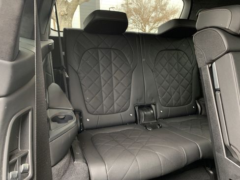 Used 2025 BMW X7 xDrive40i image 33