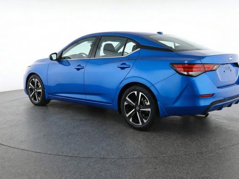 Used 2025 Nissan Sentra SV image 6