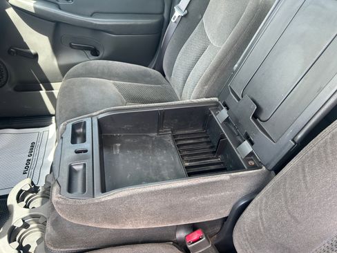 Used 2006 Chevrolet Silverado 2500 W/T AWD/4WD image 28