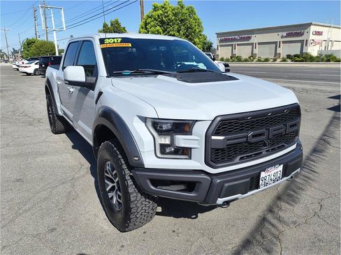 Used 2017 Ford F150 Raptor w/ Equipment Group 802A Luxury AWD/4WD image 2