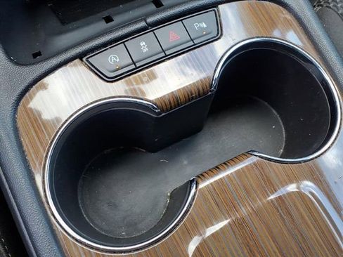 Used 2020 GMC Acadia SLE image 7