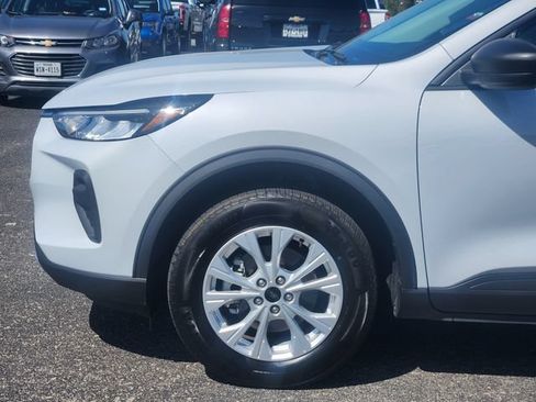 Used 2025 Ford Escape Active AWD/4WD image 8