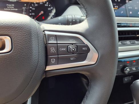 Used 2025 Jeep Compass Limited AWD/4WD image 16