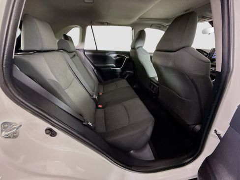 Used 2022 Toyota RAV4 XLE w/ Convenience Package FWD image 27