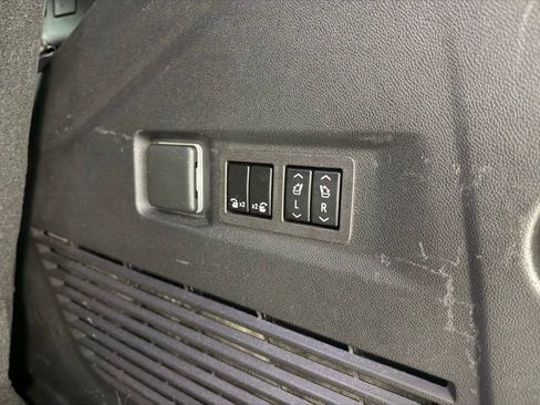 Used 2023 Chevrolet Tahoe High Country AWD/4WD image 10