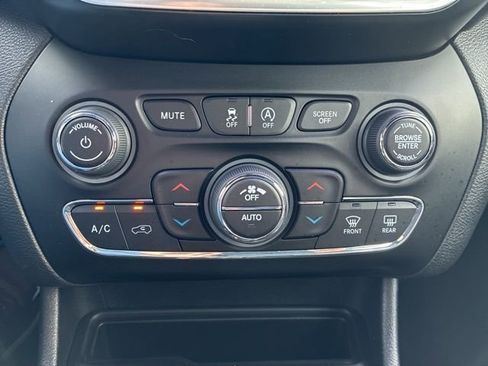 Used 2020 Jeep Cherokee High Altitude image 44