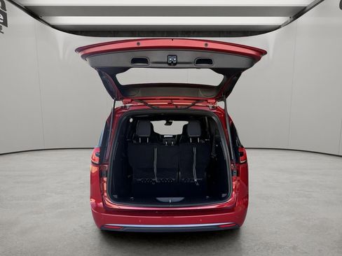 New 2026 Chrysler Pacifica Select FWD image 6