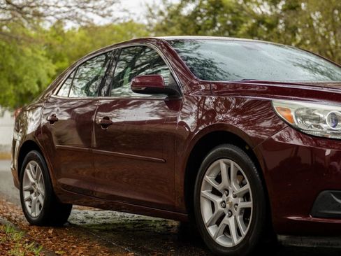 Used 2015 Chevrolet Malibu LT w/ Power Convenience Package FWD image 3