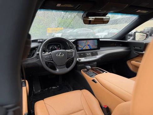 Certified 2021 Lexus LS 500 AWD w/ Accessory Package (Z2) image 21