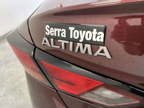Used 2024 Nissan Altima 2.5 SV FWD image 10