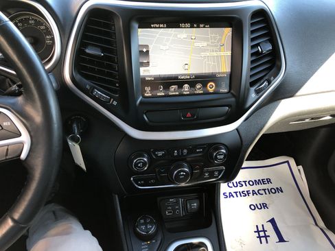 Used 2016 Jeep Cherokee Trailhawk w/ Leather Interior Group image 17